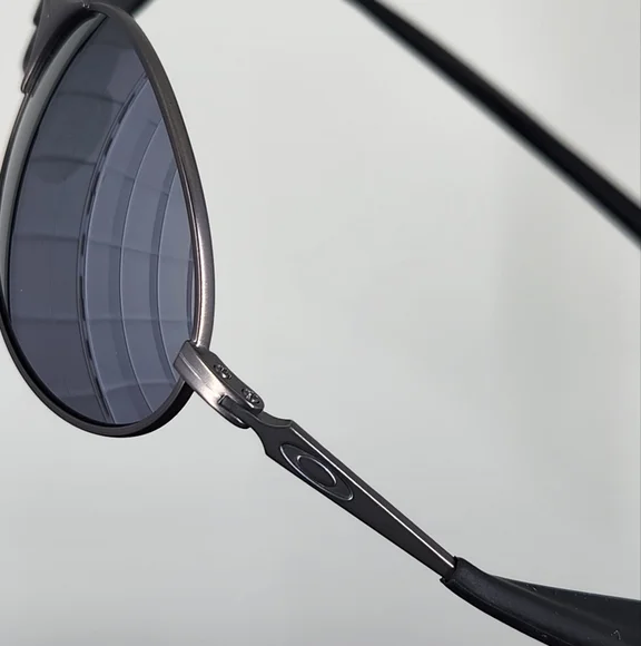 OAKLEY E Wire Sunglasses With Bag - Picture 7 of 12
